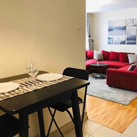 Newly Renovated In The Heart Of Old Town